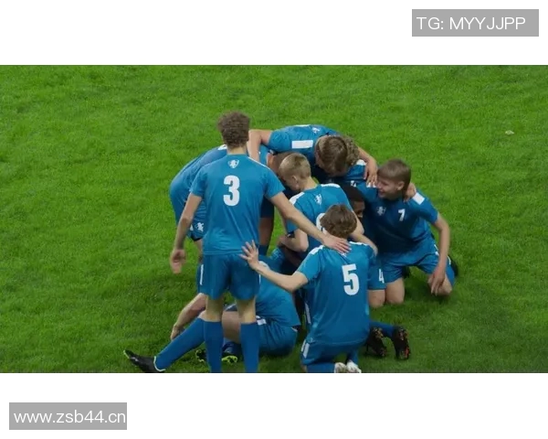 广州足球队领跑最新足球团队协作排行榜前十名分析与展望 广州足球队领跑最新足球团队协作排行榜前十名分析与展望